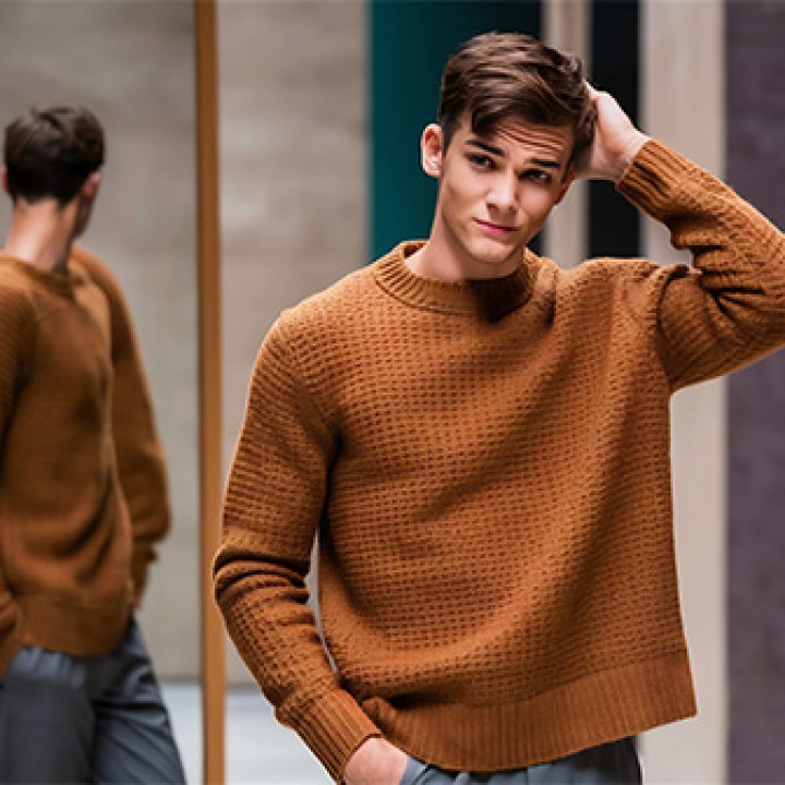 Echo Drift: Minimalist Layers for Men’s Transitional Dressing